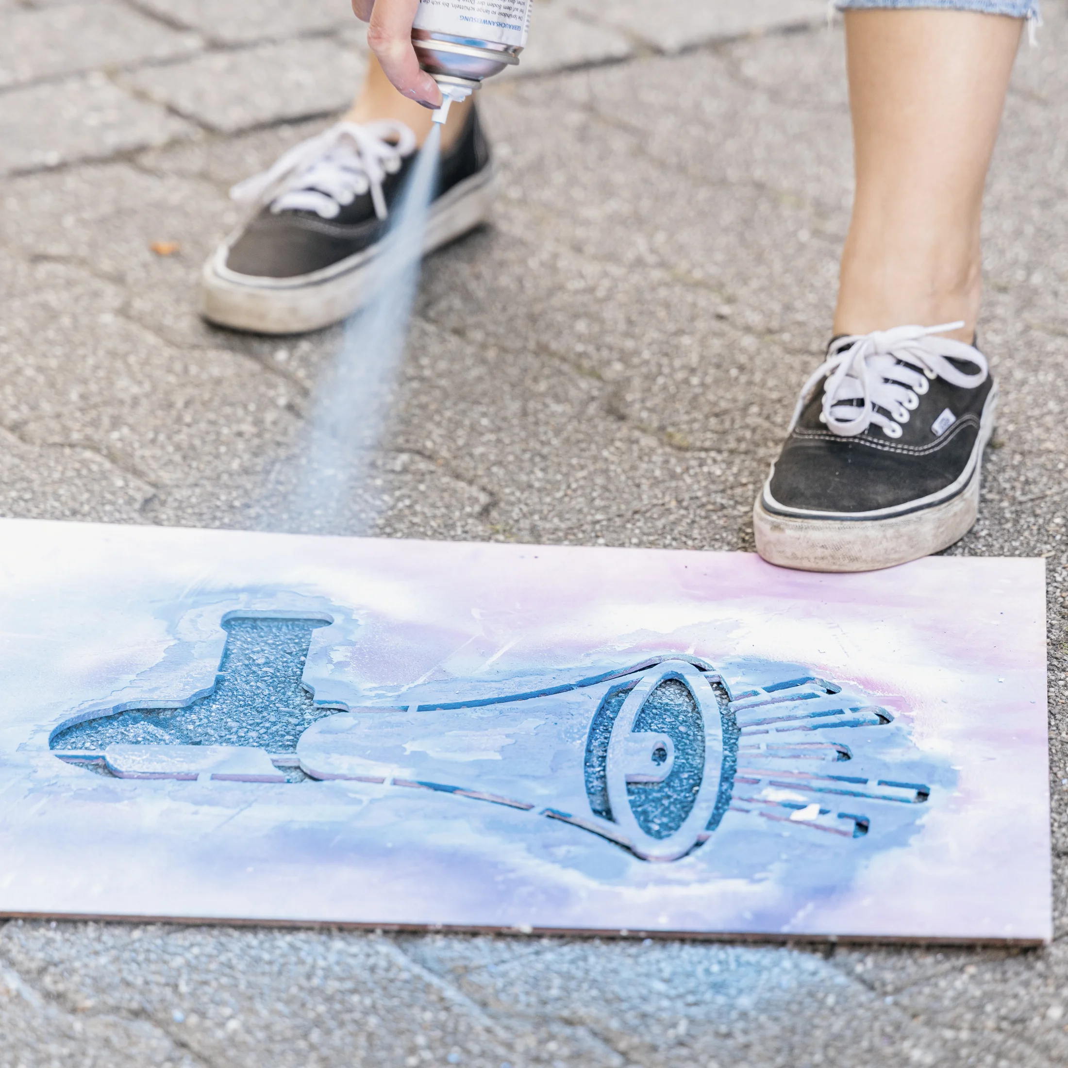 Wegweiser auf dem Boden