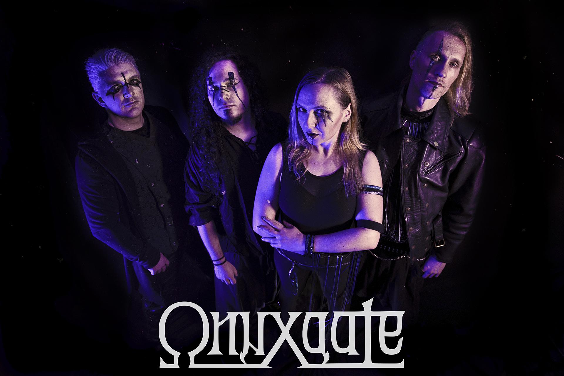 Onyxgate sind: Daniel am Bass, Basti an der Gitarre, Martina an den Vocals und Pete an den Drums